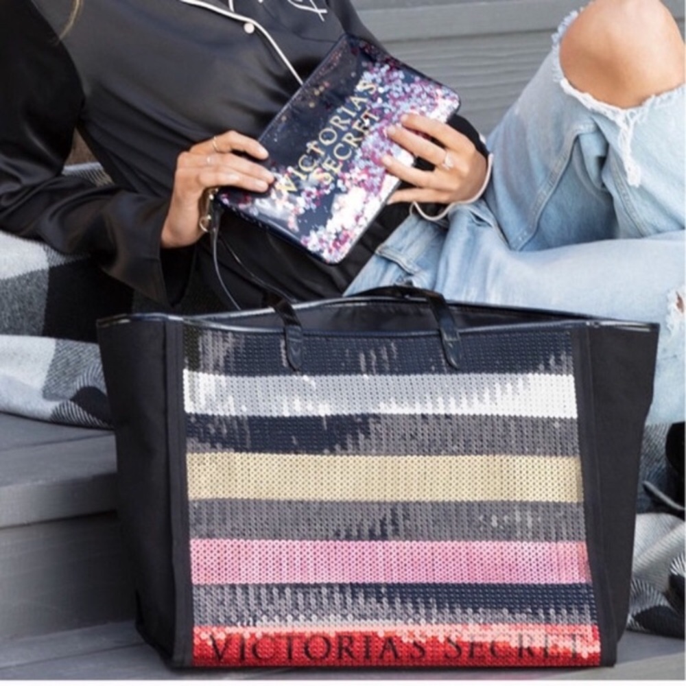 NWT🌷VS LIMITED EDITION BAG AND MAKEUP BAG!